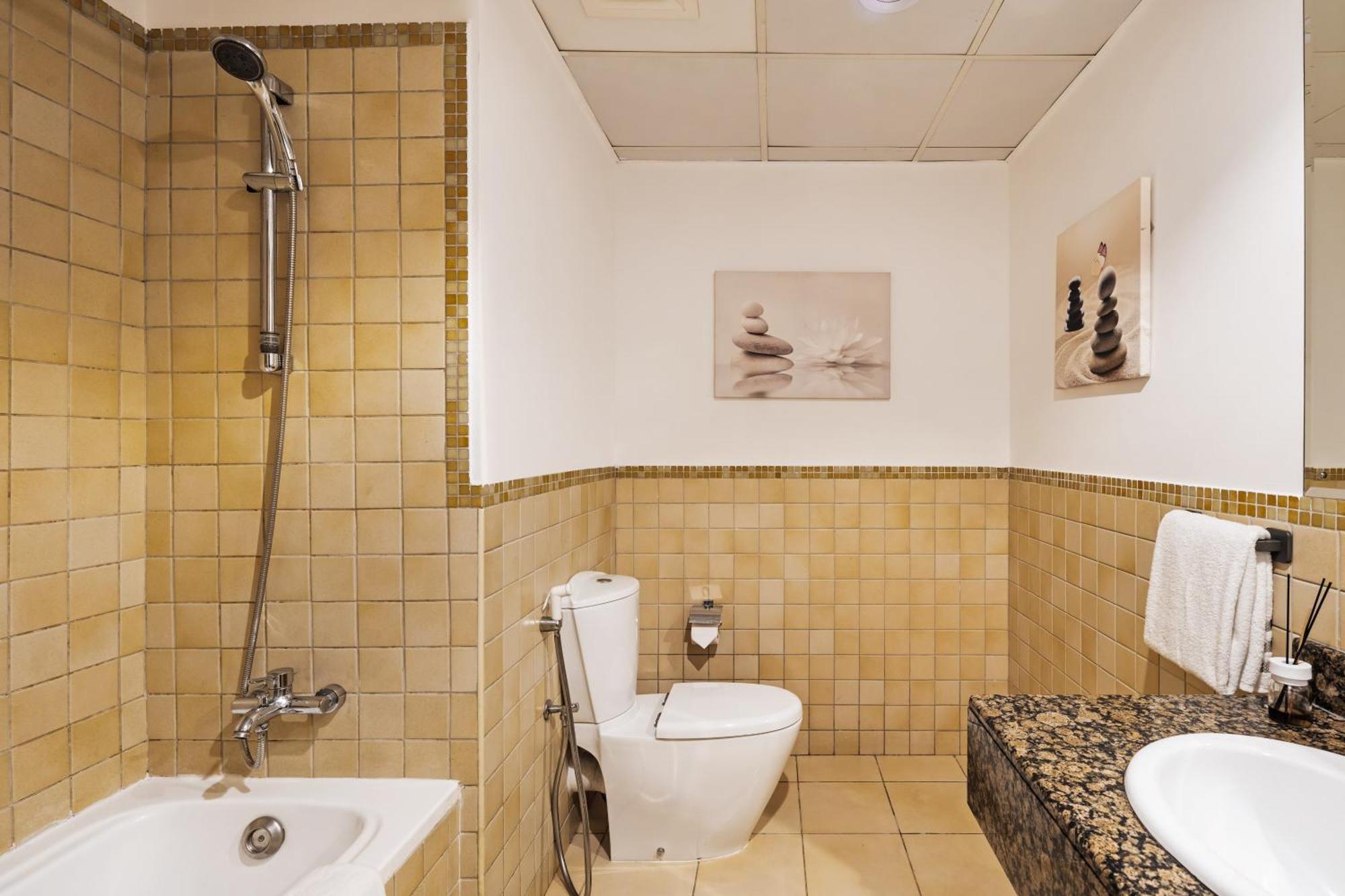 La Buena Vida Homes Apartment